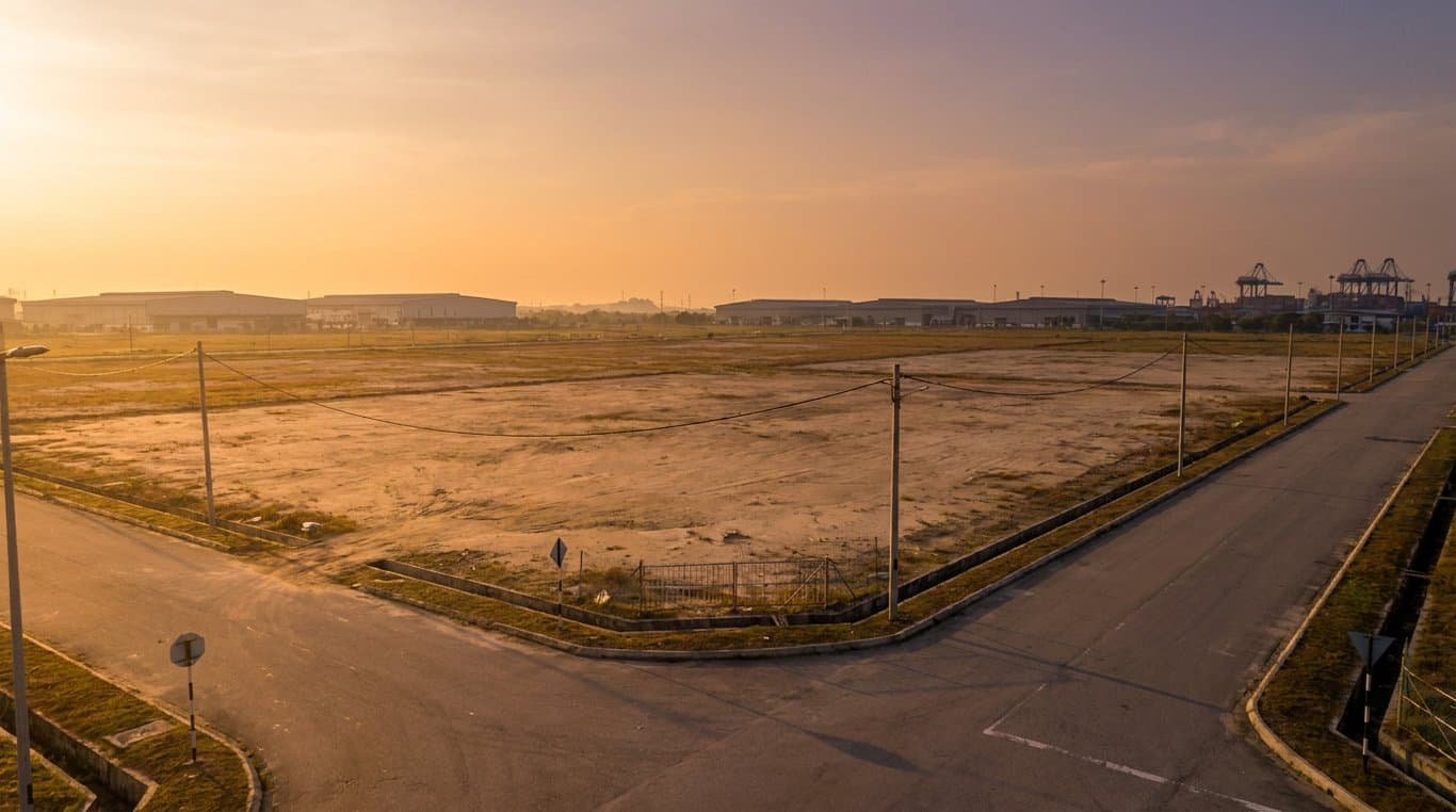 Factory for Sale in Klang 2026: Kapar Meru Price Surge – Buy Now? | Land & Development